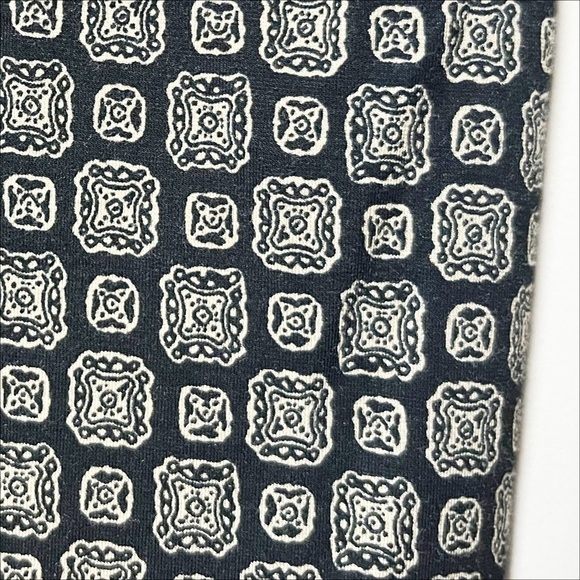 J. McLaughlin Stretch Knit Sheath Dress Medium black tan damask print pockets - Picture 4 of 15